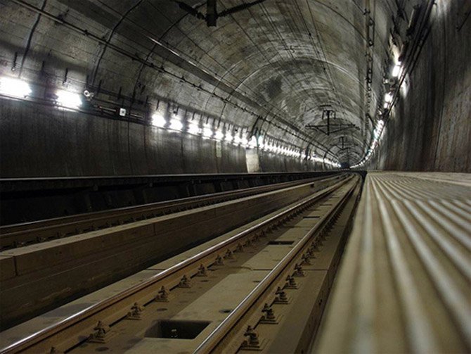 Ngày 13/3: Đường hầm dưới biển dài nhất thế giới khánh thành