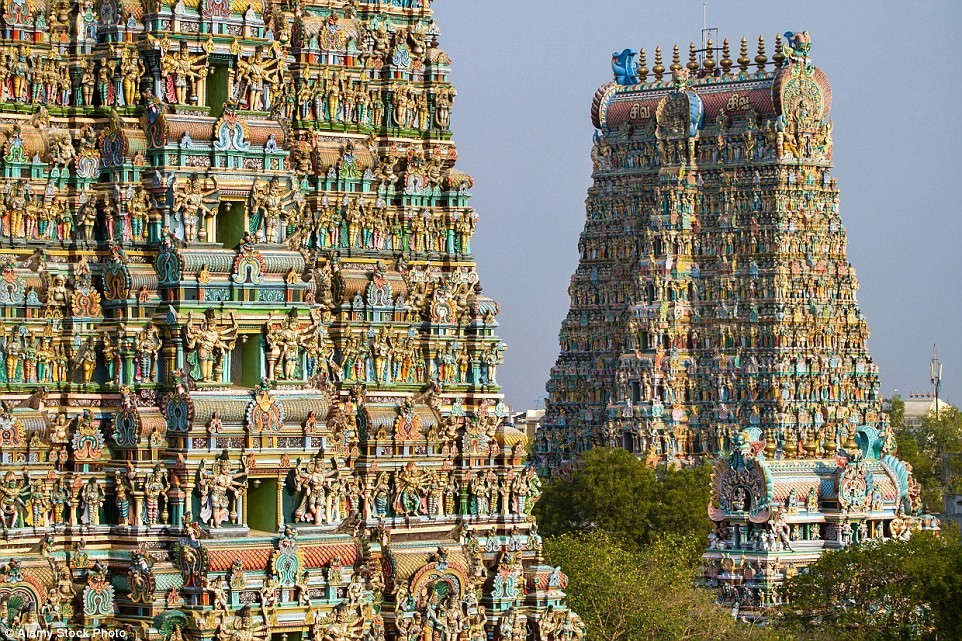 Ngôi đền có 33.000 bức tượng kỳ vĩ ở Ấn Độ