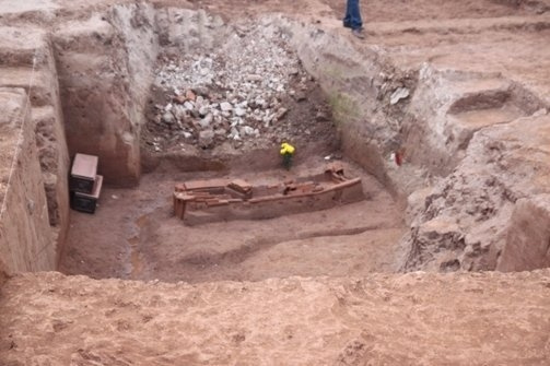 Ngôi mộ cổ trên đường Bưởi đã trên 1.000 năm tuổi?