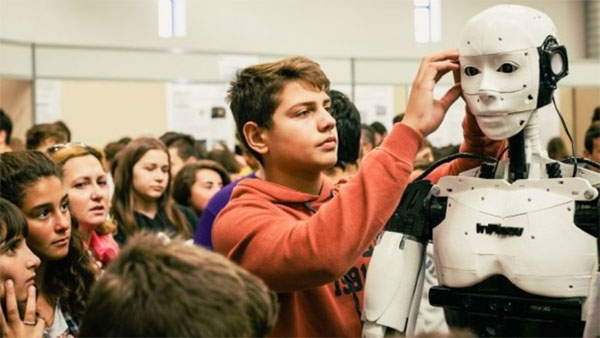 Người chế tạo robot in 3D trẻ nhất thế giới