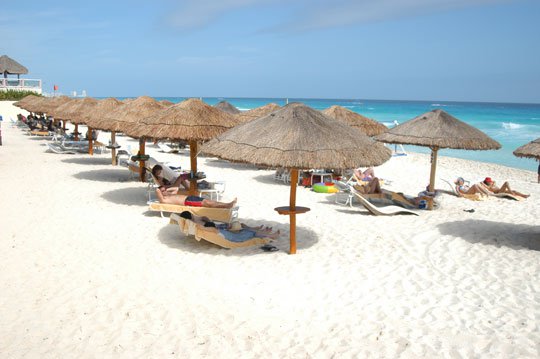 Nha Trang bị xếp loại bãi biển 'tồi nhất'