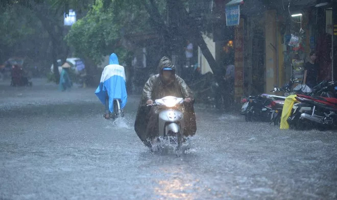 Nhiều nơi ở Hà Nội đã ngập nặng