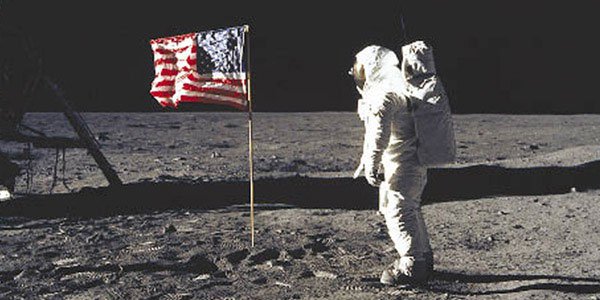 Những điều ít biết về nhà du hành đầu tiên lên mặt trăng