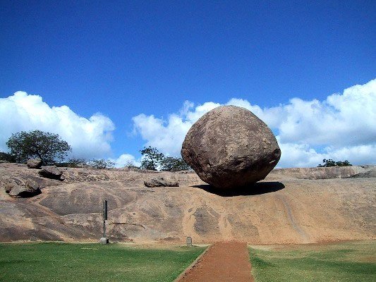 Những tảng đá kỳ lạ nhất thế giới