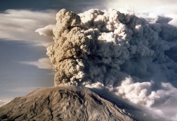 Núi lửa gây chết người nhiều nhất ở Mỹ rục rịch hồi sinh
