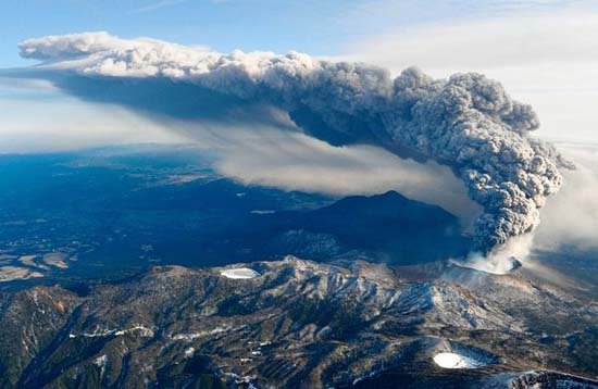 Núi lửa phun trào tại Nhật Bản