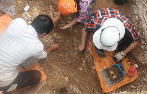 Phát hiện 3 bộ xương người Việt cổ niên đại 5.000 năm ở Hà Tĩnh