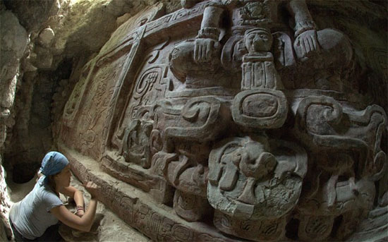 Phát hiện bức phù điêu cổ 1.400 tuổi tại Guatemala