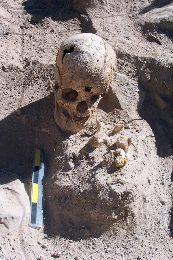Phát hiện hàng chục ngôi mộ chứa trăm xác ướp cổ 1.200 năm tuổi ở Peru