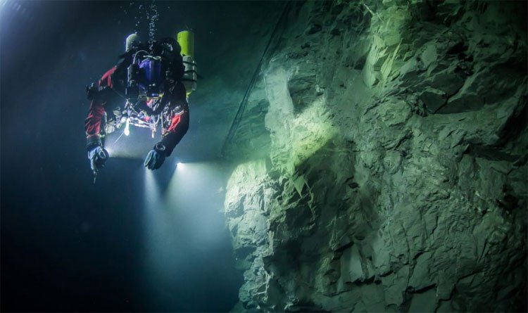 Phát hiện hang động sâu nhất thế giới, chưa dò thấy đáy