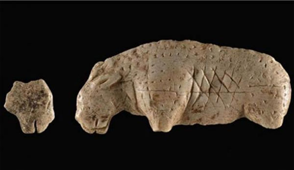 Phát hiện mảnh vỡ từ bức tượng ngà voi ma mút 40 nghìn năm tuổi
