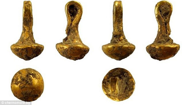 Phát hiện mặt dây chuyền vàng 6.600 năm tuổi
