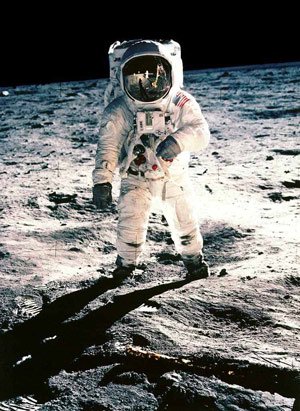 Phát hiện mới về phát ngôn của Neil Armstrong trên mặt trăng