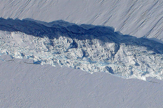 Phát hiện tảng băng trôi  khủng ở Nam Cực