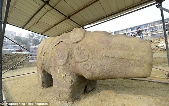 Phát hiện tượng đá bí ẩn ở Trung Quốc