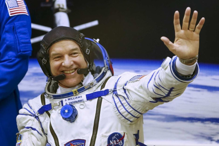 Phi hành gia Jeff Williams phá kỷ lục về thời gian sống trong không gian