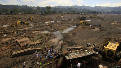 Philippines điêu tàn sau bão lớn