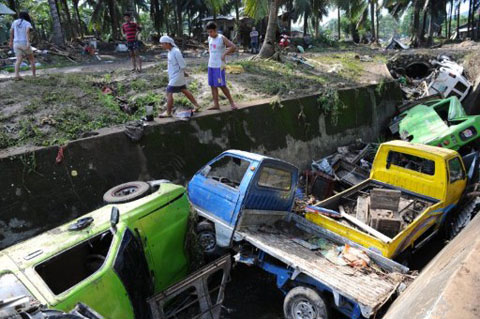 Philippines điêu tàn sau bão lớn