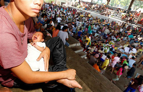 Philippines điêu tàn sau bão lớn