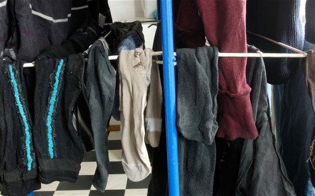Phơi quần áo trong nhà gây hại cho sức khỏe