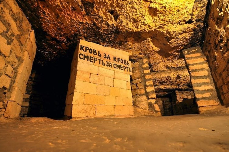 Rùng rợn bên trong hầm mộ lớn nhất thế giới