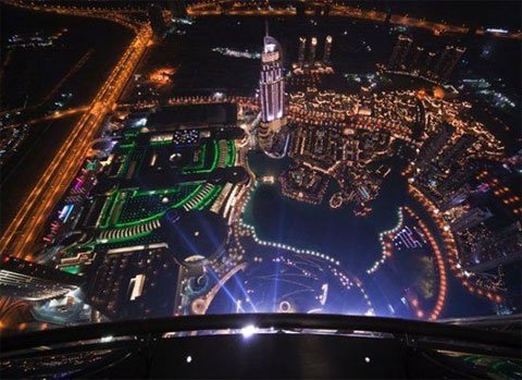 Sét đánh tòa nhà cao nhất thế giới