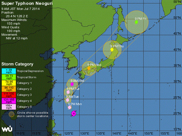 Siêu bão đầu tiên của năm 2014: Siêu bão Neoguri lồng lộn trên biển