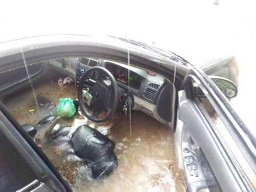 Singapore ngập lụt vì mưa lớn