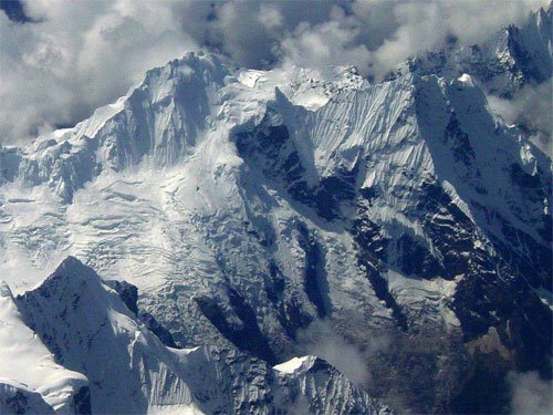 Tại sao những ngọn núi cao nhất thế giới gần xích đạo?