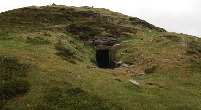 Tập tục róc thịt chặt xương người chết trên đảo Scotland cổ đại