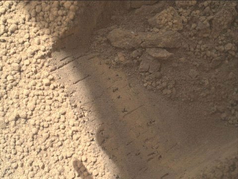 Tàu Curiosity sắp lấy mẫu đá đầu tiên trên sao Hỏa