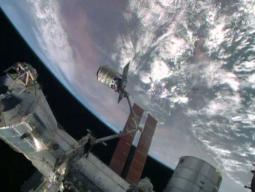 Tàu Cygnus cập bến trạm vũ trụ quốc tế