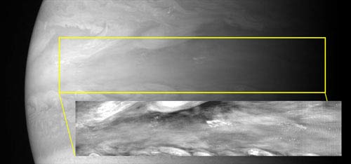 Tàu New Horizons quan sát những tia chớp trên bề mặt sao Mộc