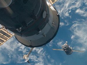 Tàu vũ trụ Liên hợp-M lắp ráp thành công với ISS