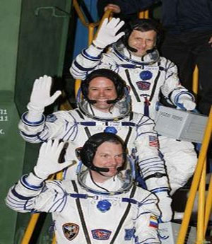 Tàu vũ trụ Nga đưa phi hành đoàn mới lên ISS