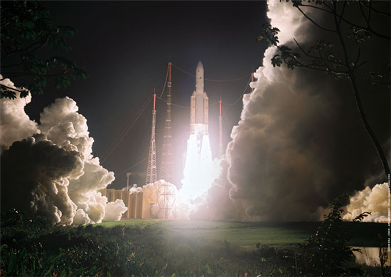 Tên lửa đẩy Ariane 5 đưa hai vệ tinh vào quỹ đạo