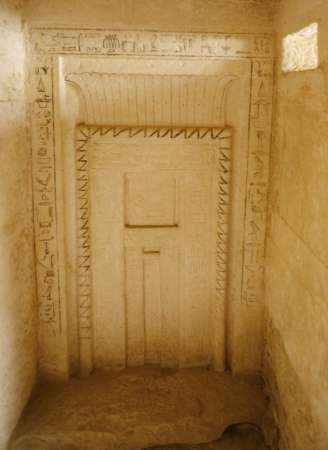 Thăm hai lăng mộ cổ Ai Cập mới phát hiện