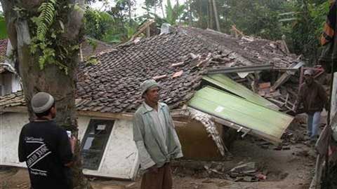 Thương vong, thiệt hại vì động đất ở Indonesia tăng mạnh