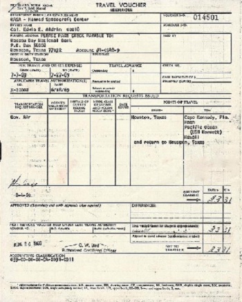 Tiết lộ mức công tác phí cho phi hành gia lên Mặt Trăng năm 1969