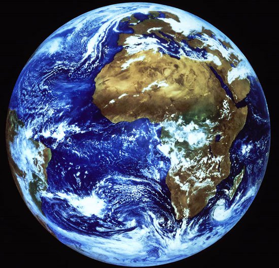 Trái đất “cõng” được bao nhiêu người?