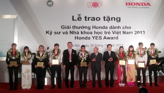 Trao giải thưởng cho kỹ sư và nhà khoa học trẻ Việt Nam