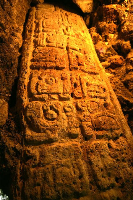 Trò chơi vương quyền thời Maya
