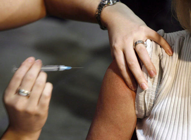 Vắcxin cúm giúp giảm nguy cơ mắc các bệnh về tim