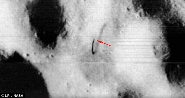 Vật thể giống ăng-ten cao 5.000m trên Mặt Trăng