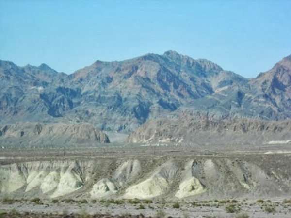 Vẻ đẹp bí ẩn của Thung Lũng Chết tại Mỹ