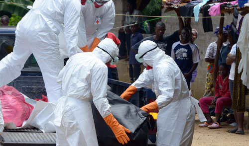 Vì sao nữ y tá gốc Việt thoát tử thần Ebola?