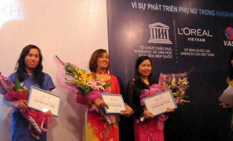 Vinh danh phụ nữ Việt làm khoa học