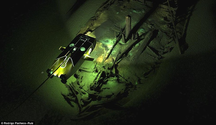Vô tình phát hiện nghĩa địa tàu thuyền trăm tuổi dưới đáy biển
