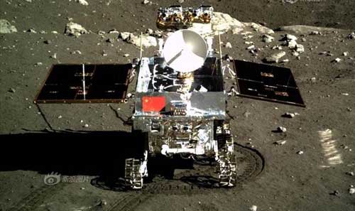 Xe tự hành Trung Quốc phát hiện đặc điểm mới của Mặt Trăng