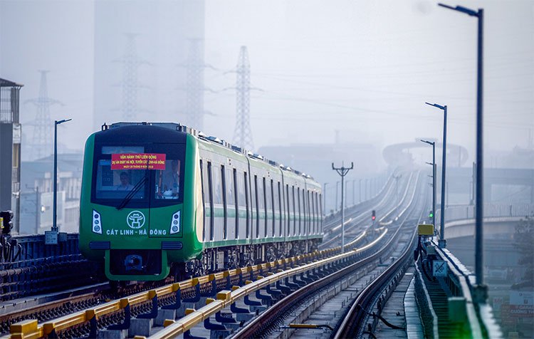 5 đoàn tàu đường sắt trên cao Cát Linh-Hà Đông chạy thử ở Hà Nội